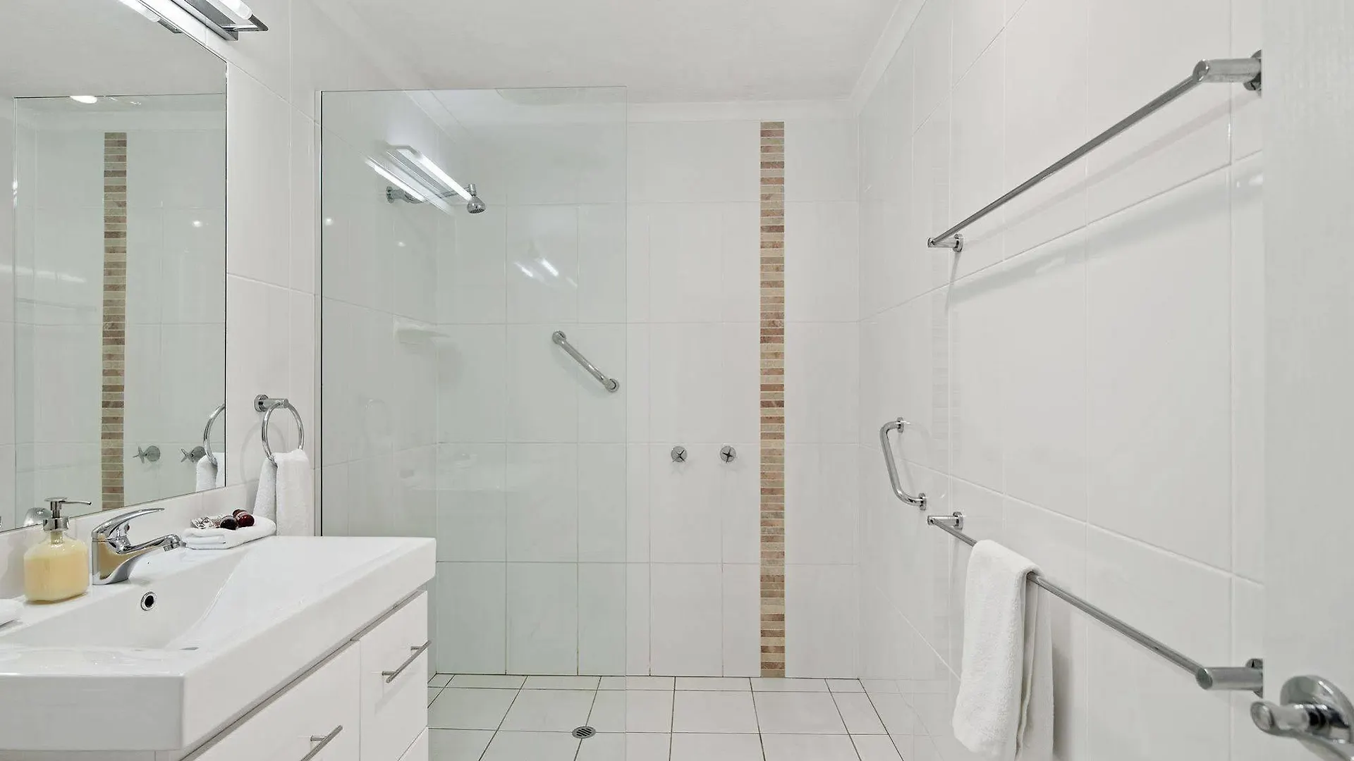 Eden Lodge Nambour Bed & Breakfast